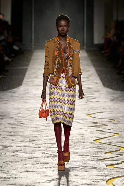 Look 35